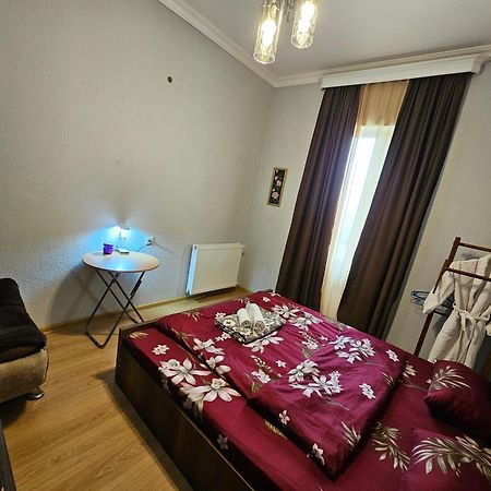 Guesthouse Different Tbilisi Ngoại thất bức ảnh