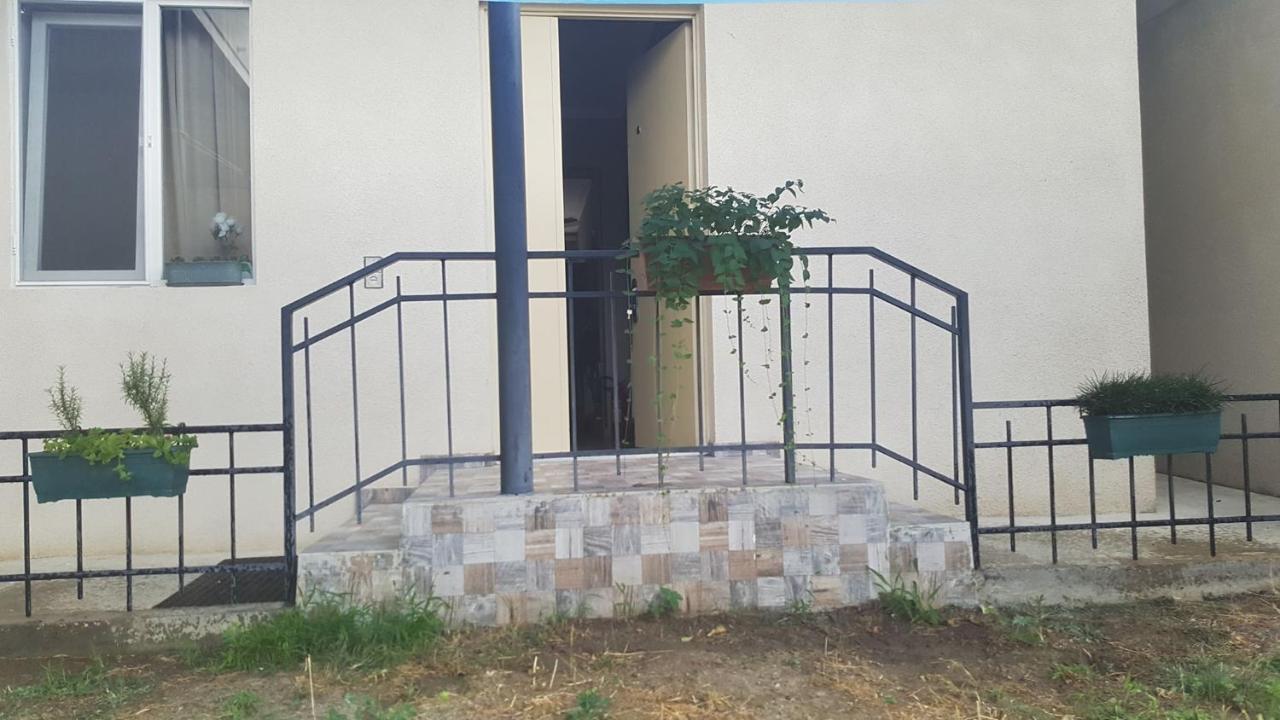 Guesthouse Different Tbilisi Ngoại thất bức ảnh