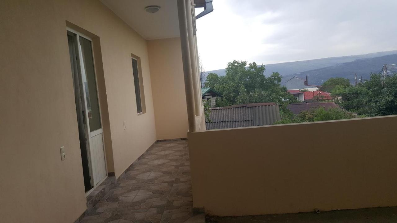 Guesthouse Different Tbilisi Ngoại thất bức ảnh