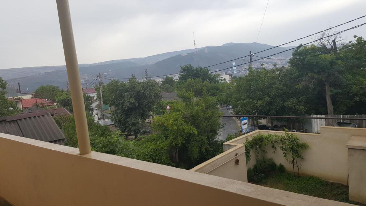 Guesthouse Different Tbilisi Ngoại thất bức ảnh