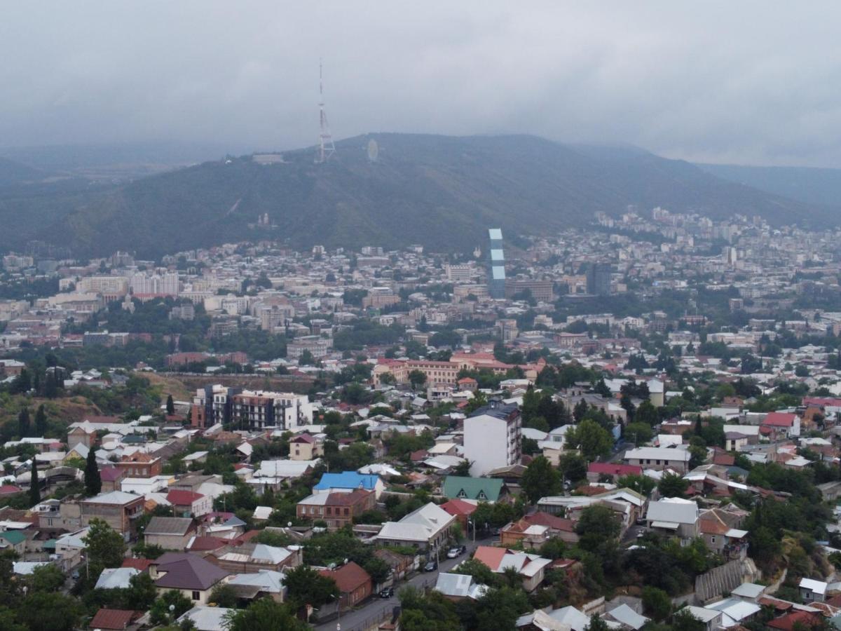 Guesthouse Different Tbilisi Ngoại thất bức ảnh