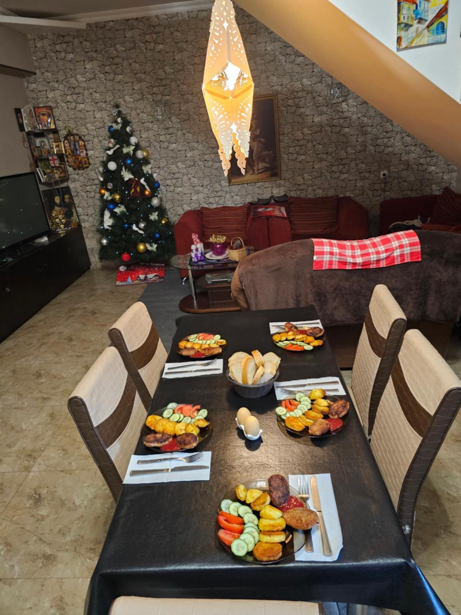 Guesthouse Different Tbilisi Ngoại thất bức ảnh