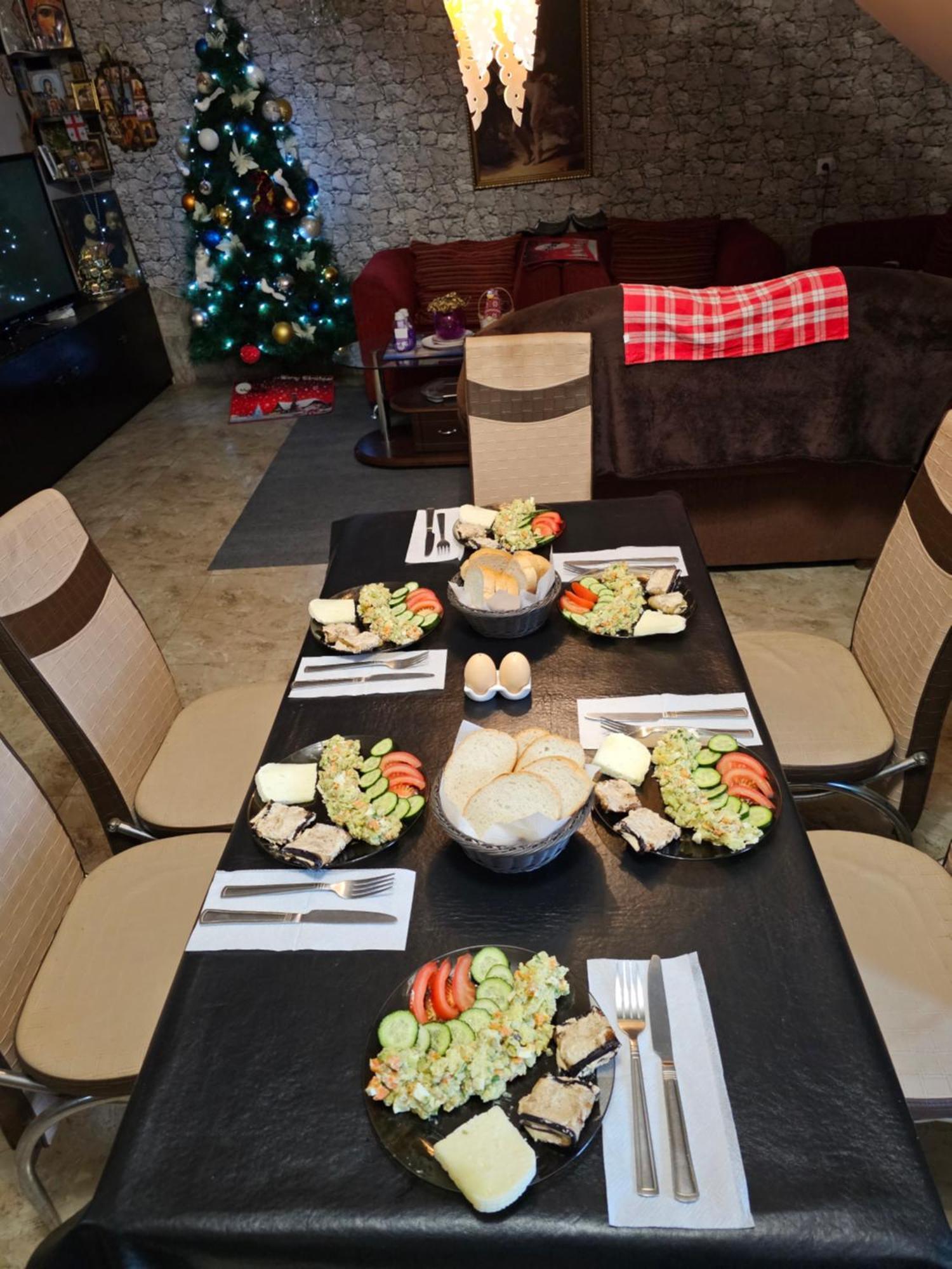 Guesthouse Different Tbilisi Ngoại thất bức ảnh