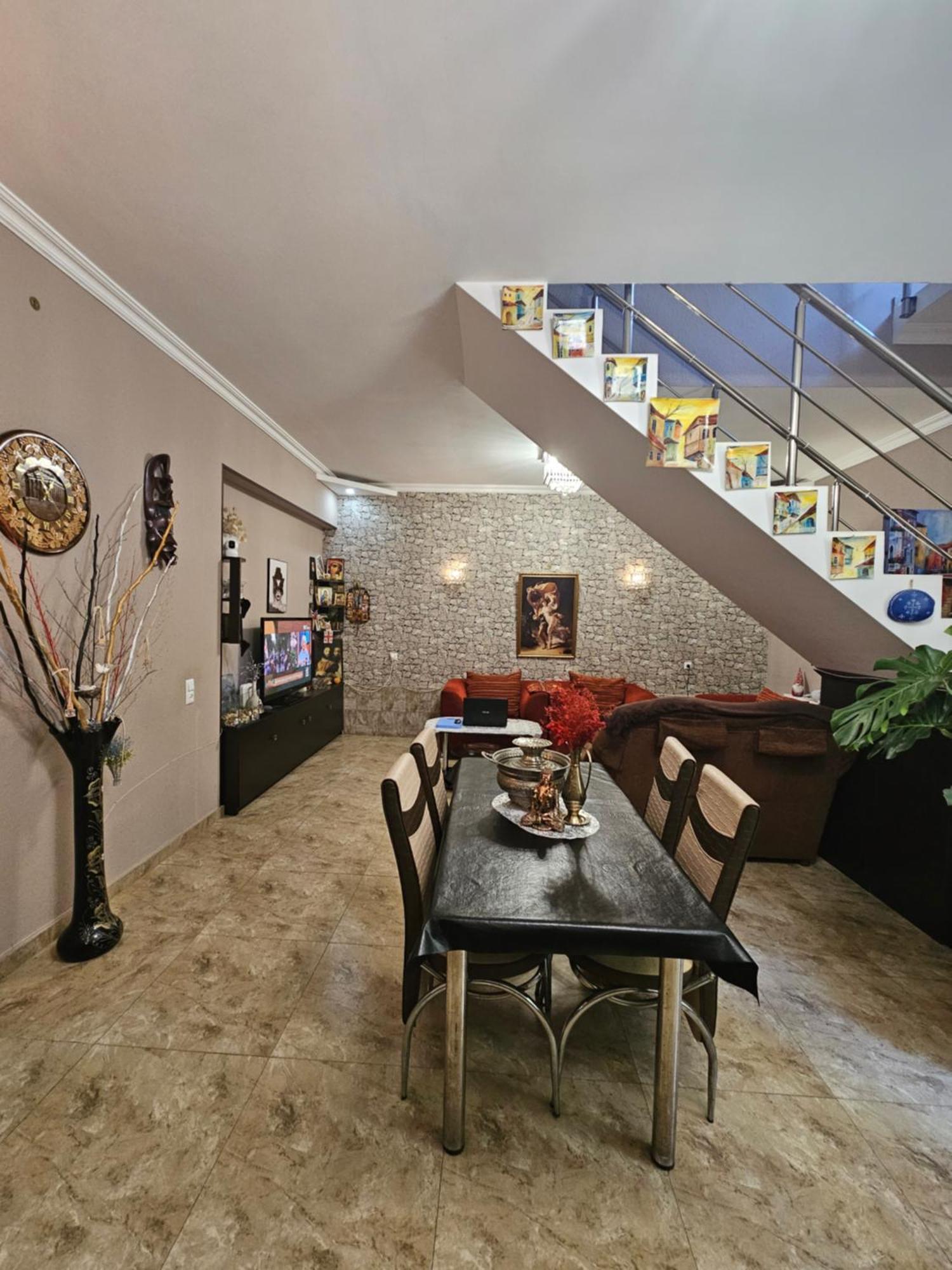 Guesthouse Different Tbilisi Ngoại thất bức ảnh