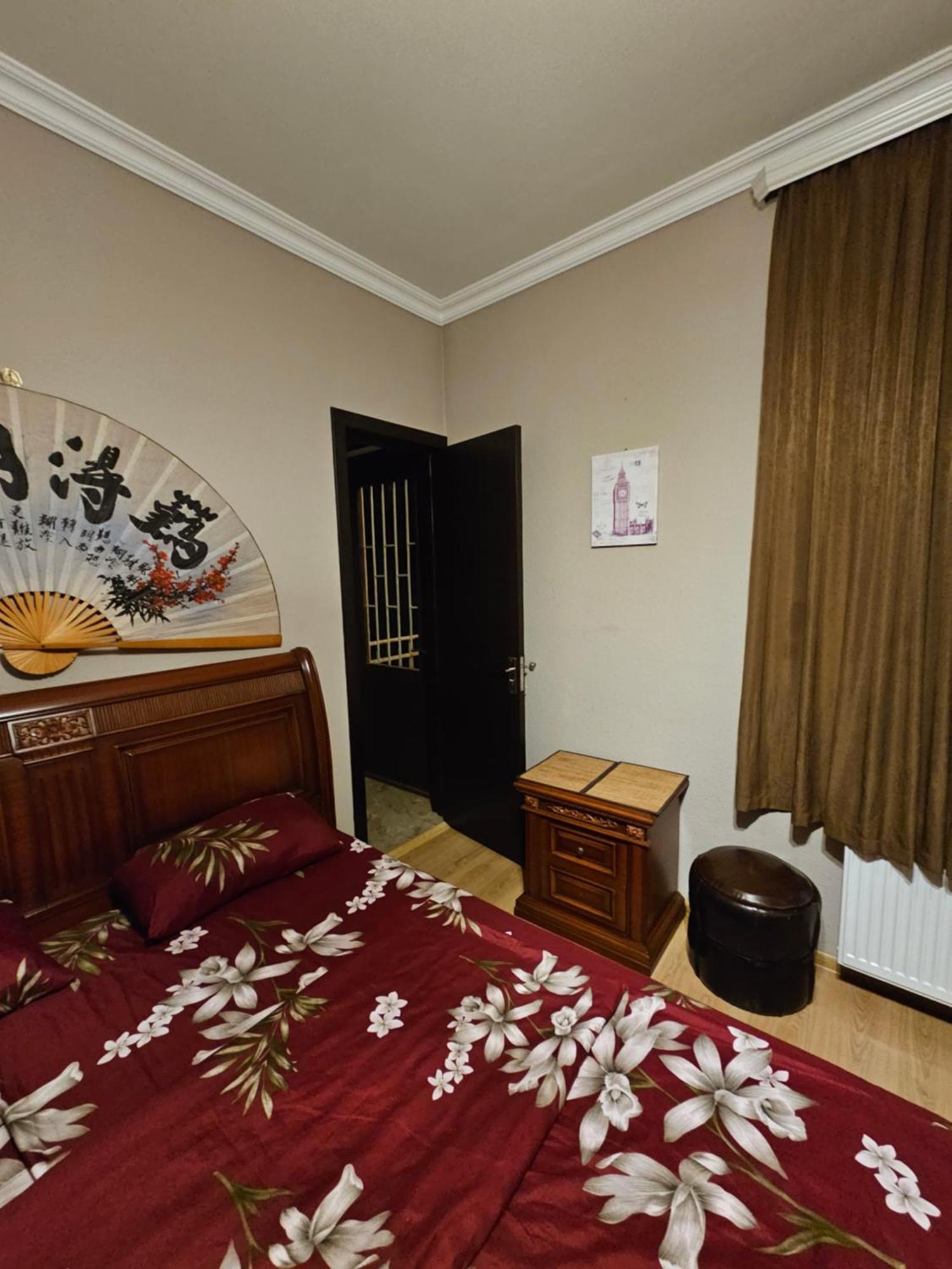 Guesthouse Different Tbilisi Ngoại thất bức ảnh