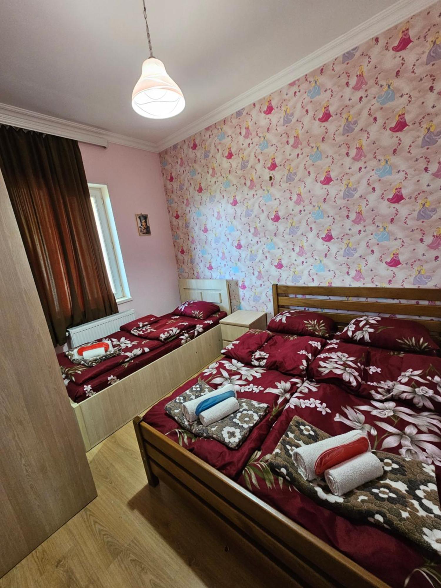 Guesthouse Different Tbilisi Ngoại thất bức ảnh