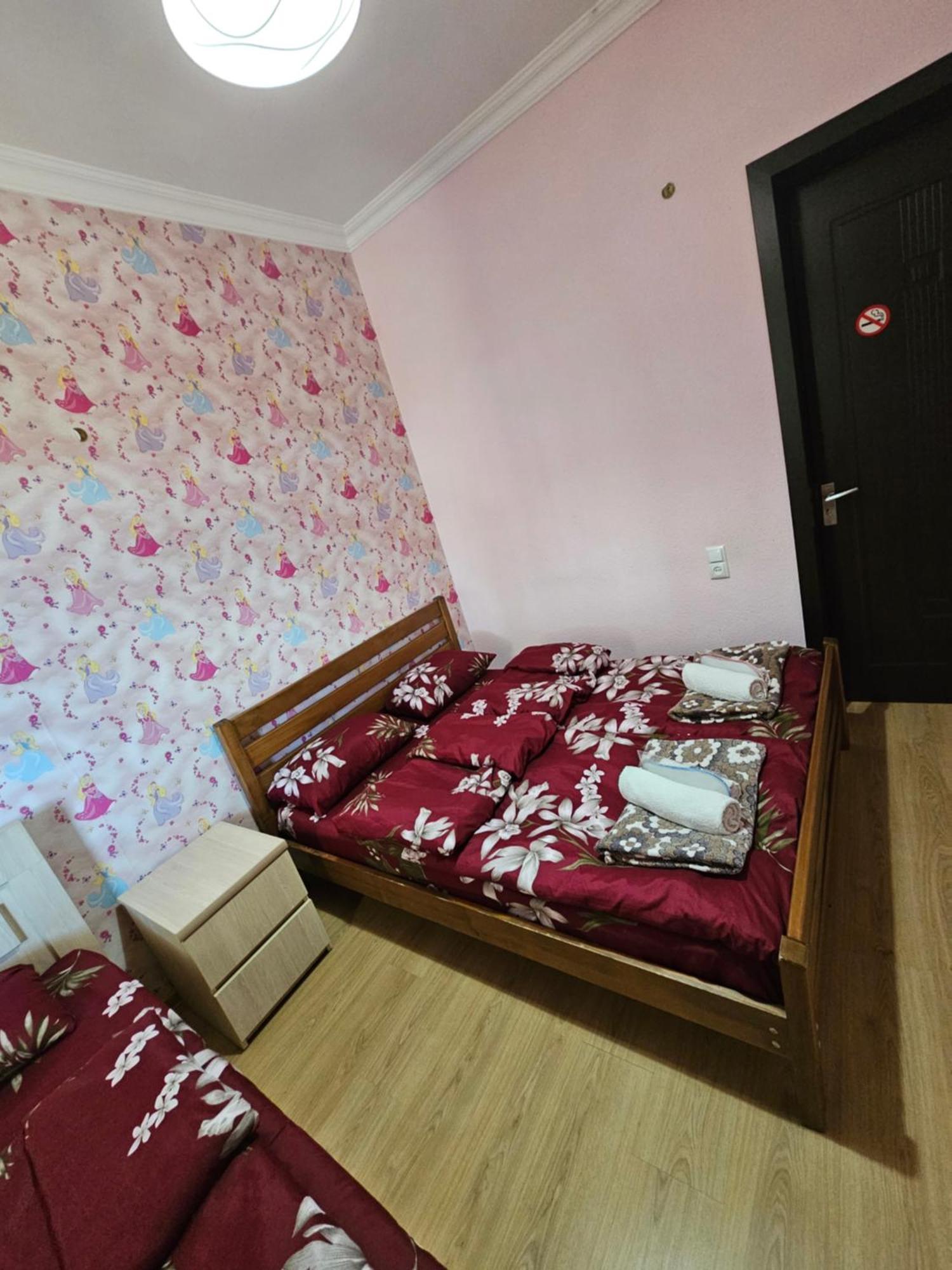 Guesthouse Different Tbilisi Phòng bức ảnh