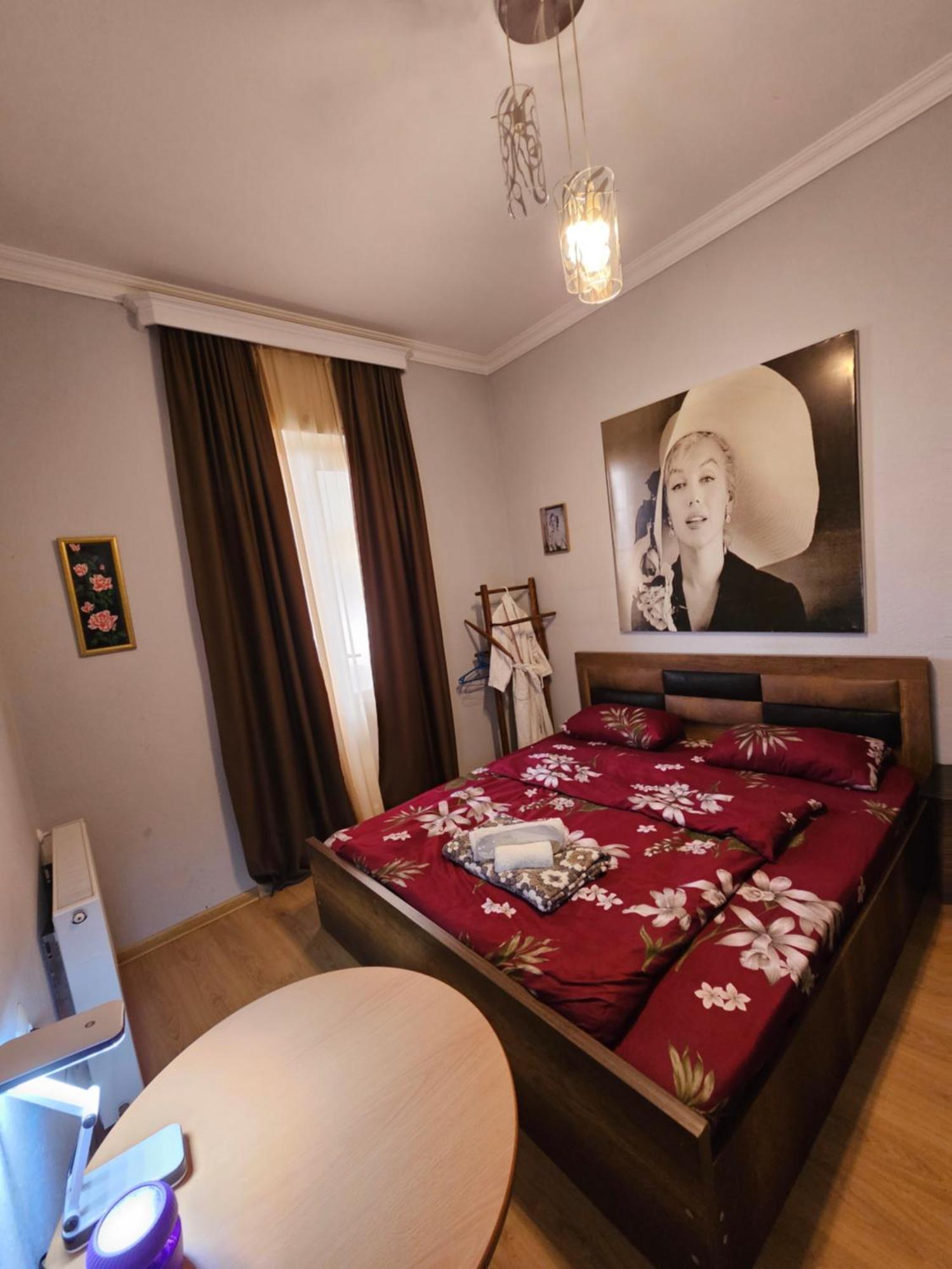 Guesthouse Different Tbilisi Ngoại thất bức ảnh